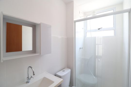 Banheiro Social de apartamento para alugar com 2 quartos, 42m² em Jardim Patricia, Uberlândia