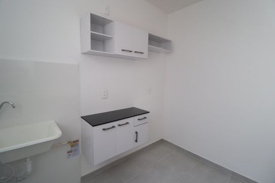 Cozinha de apartamento para alugar com 2 quartos, 42m² em Jardim Patricia, Uberlândia