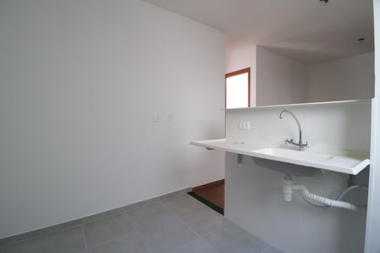 Cozinha de apartamento para alugar com 2 quartos, 42m² em Jardim Patricia, Uberlândia