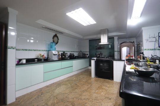 Cozinha de casa à venda com 3 quartos, 630m² em Vila Ivone, São Paulo