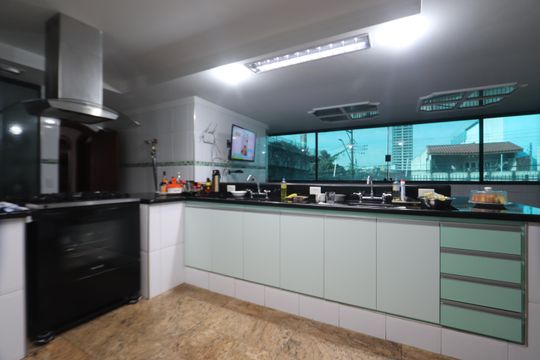 Cozinha de casa à venda com 3 quartos, 630m² em Vila Ivone, São Paulo