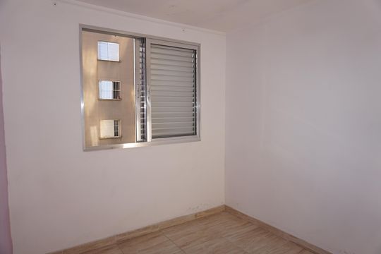 Quarto 1 de apartamento para alugar com 2 quartos, 48m² em Jardim Macedonia, Embu das Artes