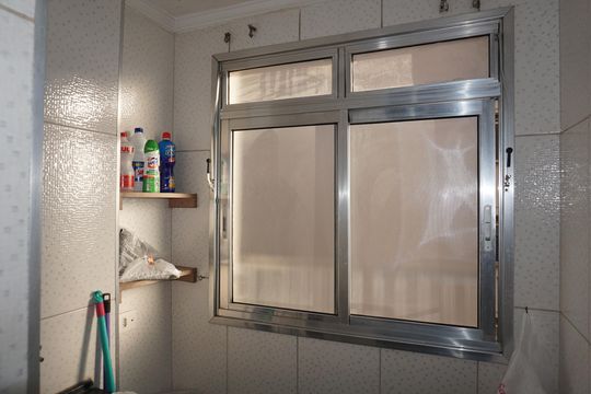 Lavanderia de apartamento para alugar com 2 quartos, 48m² em Jardim Macedonia, Embu das Artes
