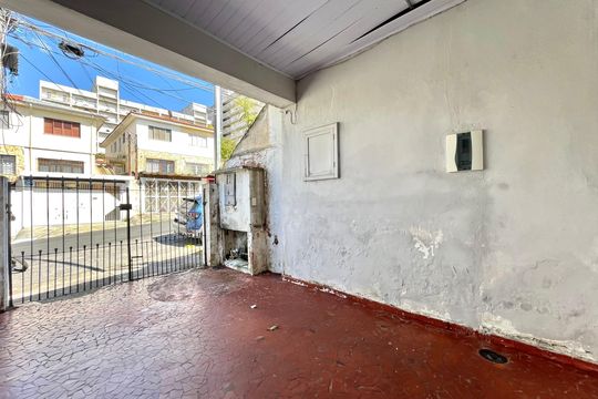 Garagem de casa à venda com 6 quartos, 220m² em Vila Santa Catarina, São Paulo