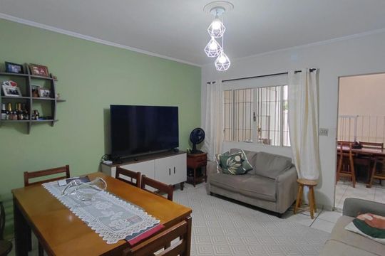 Casa à venda com 5 quartos, 230m² em Vila Romero, São Paulo