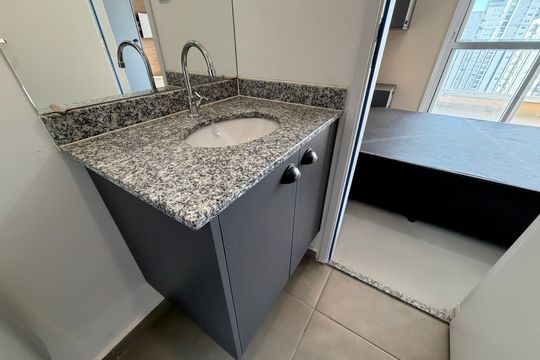 Banheiro de kitnet/studio para alugar com 1 quarto, 25m² em Belenzinho, São Paulo