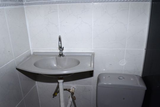 Banheiro de casa para alugar com 2 quartos, 80m² em Goiânia, Belo Horizonte