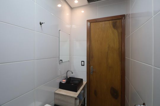 Banheiro de casa para alugar com 3 quartos, 67m² em Harmonia, Canoas