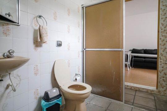 Banheiro da suíte de casa para alugar com 1 quarto, 90m² em Oswaldo Cruz, São Caetano do Sul