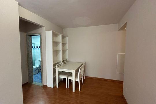 Sala de apartamento à venda com 1 quarto, 60m² em Icaraí, Niterói
