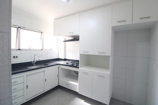 Cozinha de apartamento para alugar com 3 quartos, 67m² em Jardim Taquaral, São Paulo