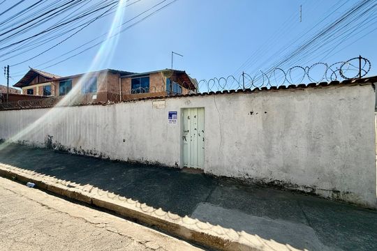 Fachada de casa à venda com 3 quartos, 152m² em N Sra Carmo, Contagem