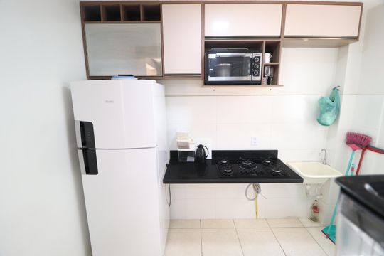 Cozinha de apartamento para alugar com 2 quartos, 50m² em Jardim Canaã, Uberlândia