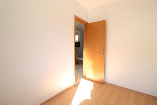 Quarto 1 de apartamento para alugar com 2 quartos, 50m² em Jardim Canaã, Uberlândia