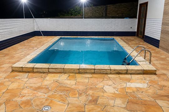Piscina de casa para alugar com 3 quartos, 330m² em Vila Jardim America, Cachoeirinha