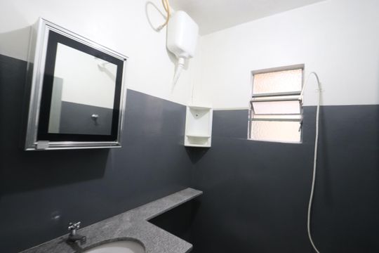 Banheiro de casa para alugar com 1 quarto, 50m² em Jardim Novo Carrao, São Paulo