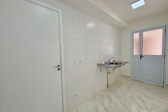 Cozinha de apartamento à venda com 2 quartos, 44m² em Picanço, Guarulhos