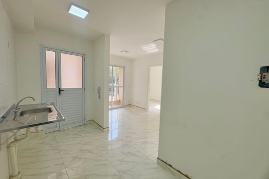 Cozinha de apartamento à venda com 2 quartos, 44m² em Picanço, Guarulhos