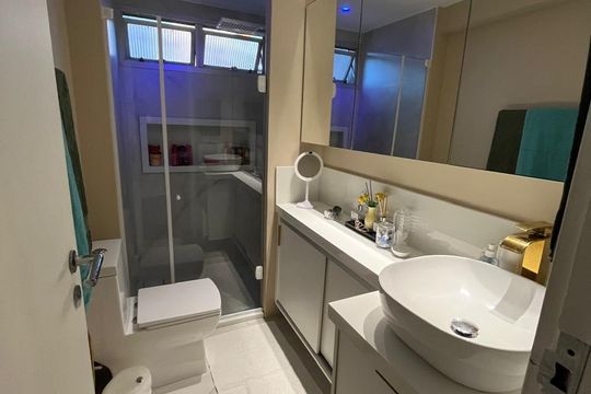 Banheiro de apartamento para alugar com 3 quartos, 125m² em Vitória, Salvador