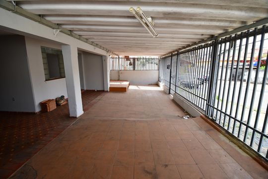 Garagem de casa para alugar com 2 quartos, 150m² em Jardim Chapadão, Campinas