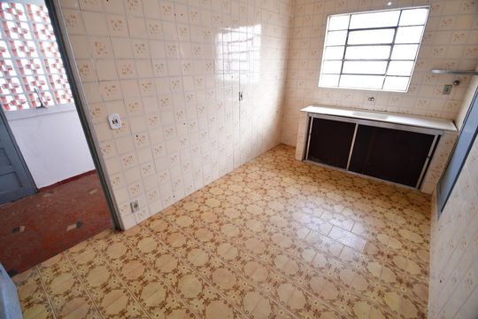 Cozinha de casa para alugar com 2 quartos, 150m² em Jardim Chapadão, Campinas