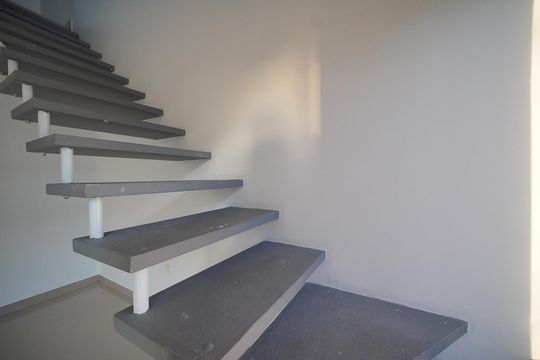 Escada de acesso a cobertura de casa para alugar com 2 quartos, 81m² em Ingleses do Rio Vermelho, Florianópolis
