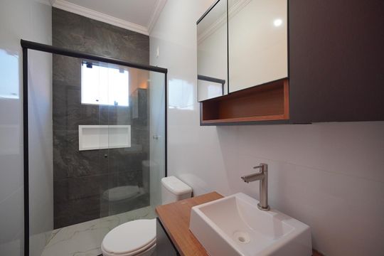 Banheiro da Suíte 2 de casa para alugar com 2 quartos, 81m² em Ingleses do Rio Vermelho, Florianópolis