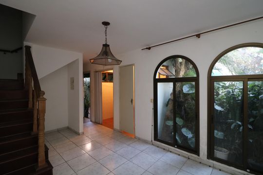 Sala de casa para alugar com 2 quartos, 100m² em Quinta da Paineira, São Paulo