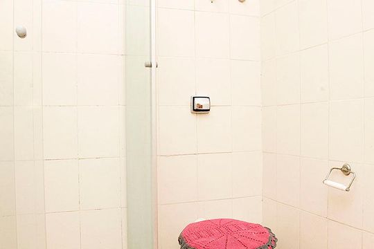 Banheiro de apartamento para alugar com 2 quartos, 120m² em Jardim Botânico, Porto Alegre