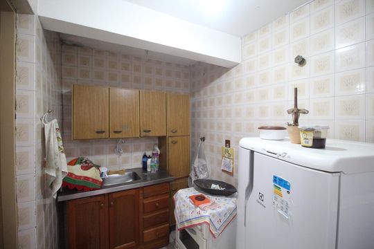 Cozinha de apartamento à venda com 2 quartos, 61m² em Higienópolis, Porto Alegre