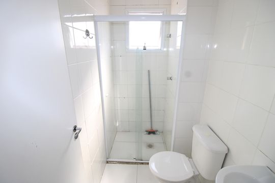 Banheiro de apartamento para alugar com 2 quartos, 50m² em Vila Conceicao, São Paulo