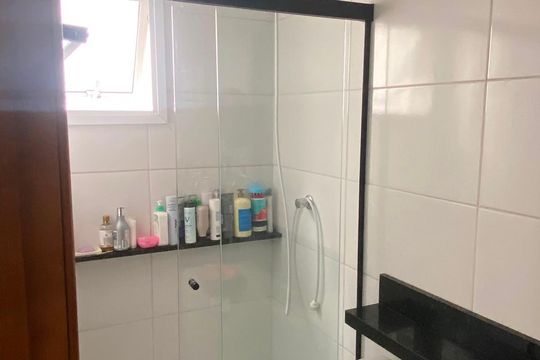 Banheiro de apartamento para alugar com 2 quartos, 100m² em Vila Vitória, Santo André