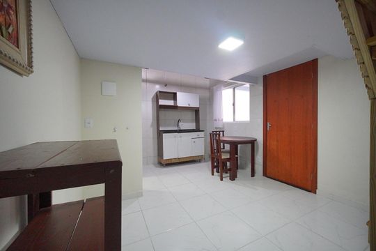 Sala/Cozinha de casa para alugar com 1 quarto, 35m² em Campeche Central, Florianópolis