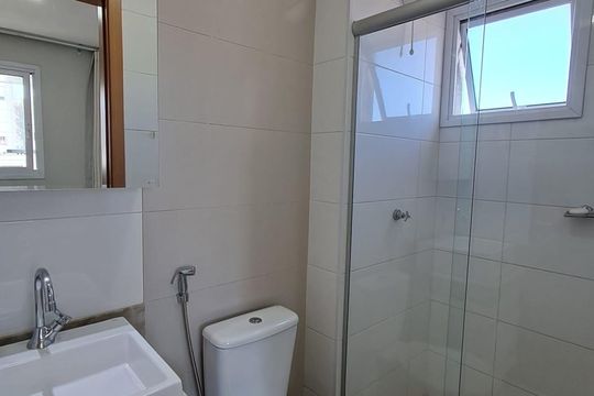 Banheiro de apartamento para alugar com 2 quartos, 72m² em Setor Marista, Goiânia
