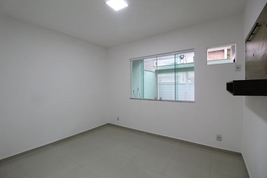 Quarto 2 de casa de condomínio para alugar com 2 quartos, 150m² em Jacarepaguá, Rio de Janeiro