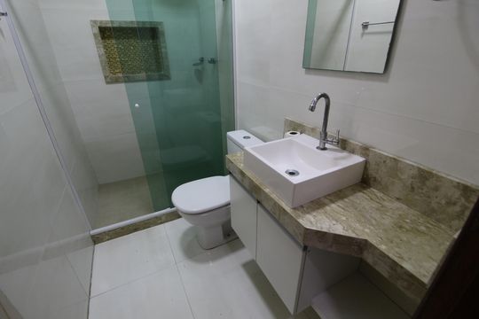 Banheiro Social de casa de condomínio para alugar com 2 quartos, 150m² em Jacarepaguá, Rio de Janeiro