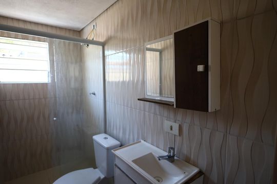 Banheiro de casa para alugar com 2 quartos, 45m² em Jardim Mutinga, Osasco
