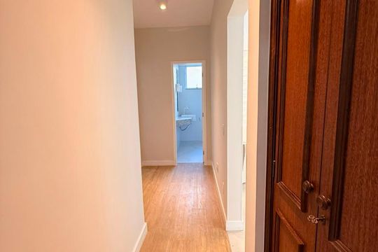 Corredor de apartamento para alugar com 3 quartos, 120m² em Santa Lúcia, Belo Horizonte