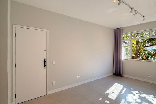 Apartamento para alugar com 3 quartos, 120m² em Santa Lúcia, Belo Horizonte