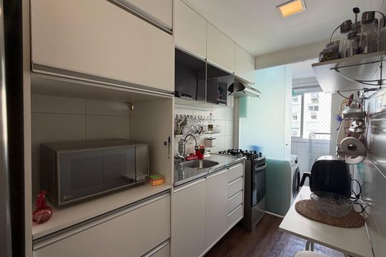 Cozinha  de apartamento à venda com 2 quartos, 58m² em Taquara, Rio de Janeiro