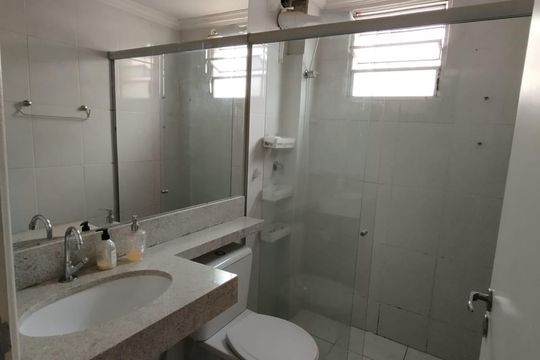 Banheiro de apartamento à venda com 2 quartos, 58m² em Fonte Grande, Contagem