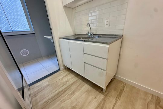 Cozinha de apartamento para alugar com 2 quartos, 43m² em Várzea de Baixo, São Paulo