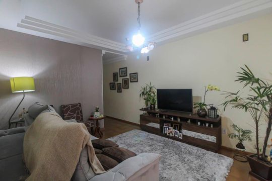 Casa à venda com 3 quartos, 150m² em Jardim Avelino, São Paulo