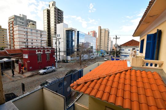 Salão - Vista de casa à venda com 4 quartos, 644m² em Centro, Campinas