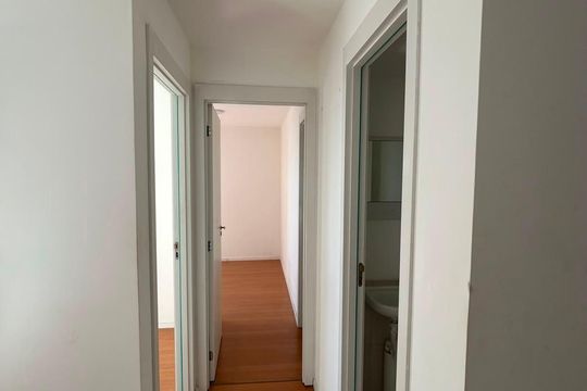 Corredor de apartamento para alugar com 2 quartos, 50m² em São Francisco Xavier, Rio de Janeiro