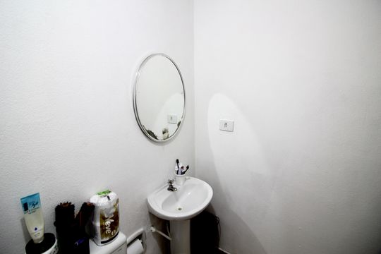 Banheiro de apartamento para alugar com 2 quartos, 50m² em Jardim Indaia, Ferraz de Vasconcelos