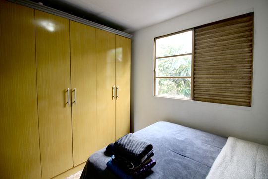 Quarto 2 de apartamento para alugar com 2 quartos, 50m² em Jardim Indaia, Ferraz de Vasconcelos