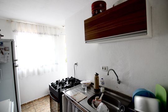 Cozinha de apartamento para alugar com 2 quartos, 50m² em Jardim Indaia, Ferraz de Vasconcelos