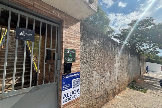 Fachada de apartamento para alugar com 2 quartos, 50m² em Jardim Indaia, Ferraz de Vasconcelos