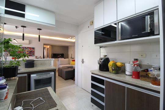 Cozinha de apartamento à venda com 2 quartos, 82m² em Vila Olímpia, São Paulo